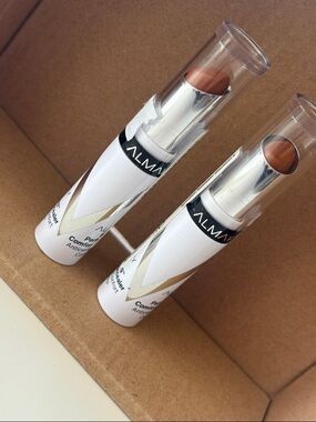 NWT 2 Almay Skin Perfecting Comfort Concealer #240 Dark